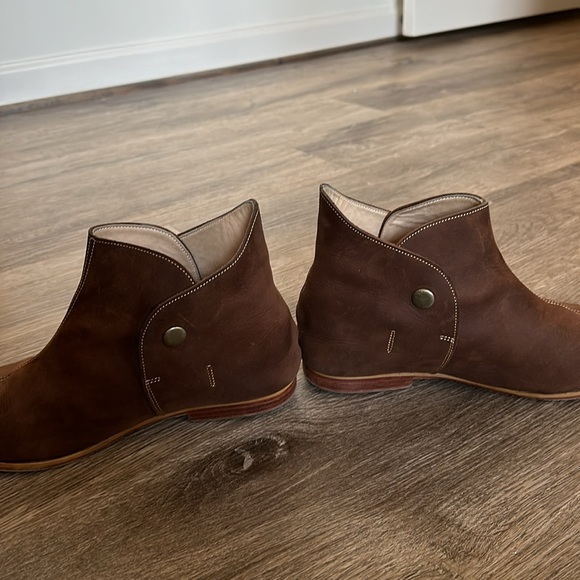 LA Zapateria Handmade Brown Snap Button Leather Booties - Picture 7 of 13
